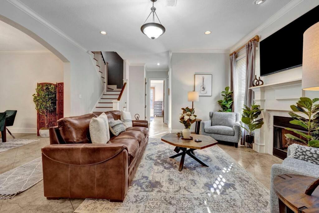 Luxury Home With Outdoor Patio And Game Room Memphis Exteriör bild