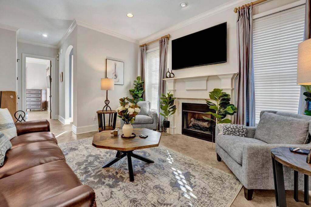 Luxury Home With Outdoor Patio And Game Room Memphis Exteriör bild