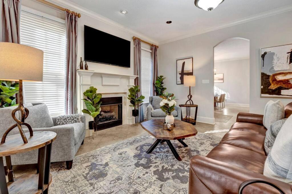 Luxury Home With Outdoor Patio And Game Room Memphis Exteriör bild